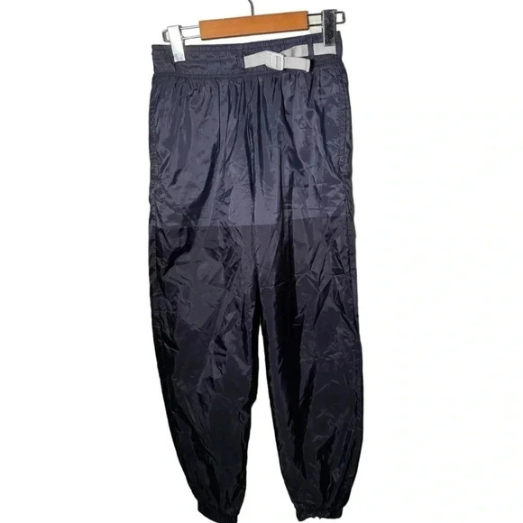 Nike Sportswear Tech Pack Woven Pants Black
Navy Interior Short Belt XS - Picture 2 of 8